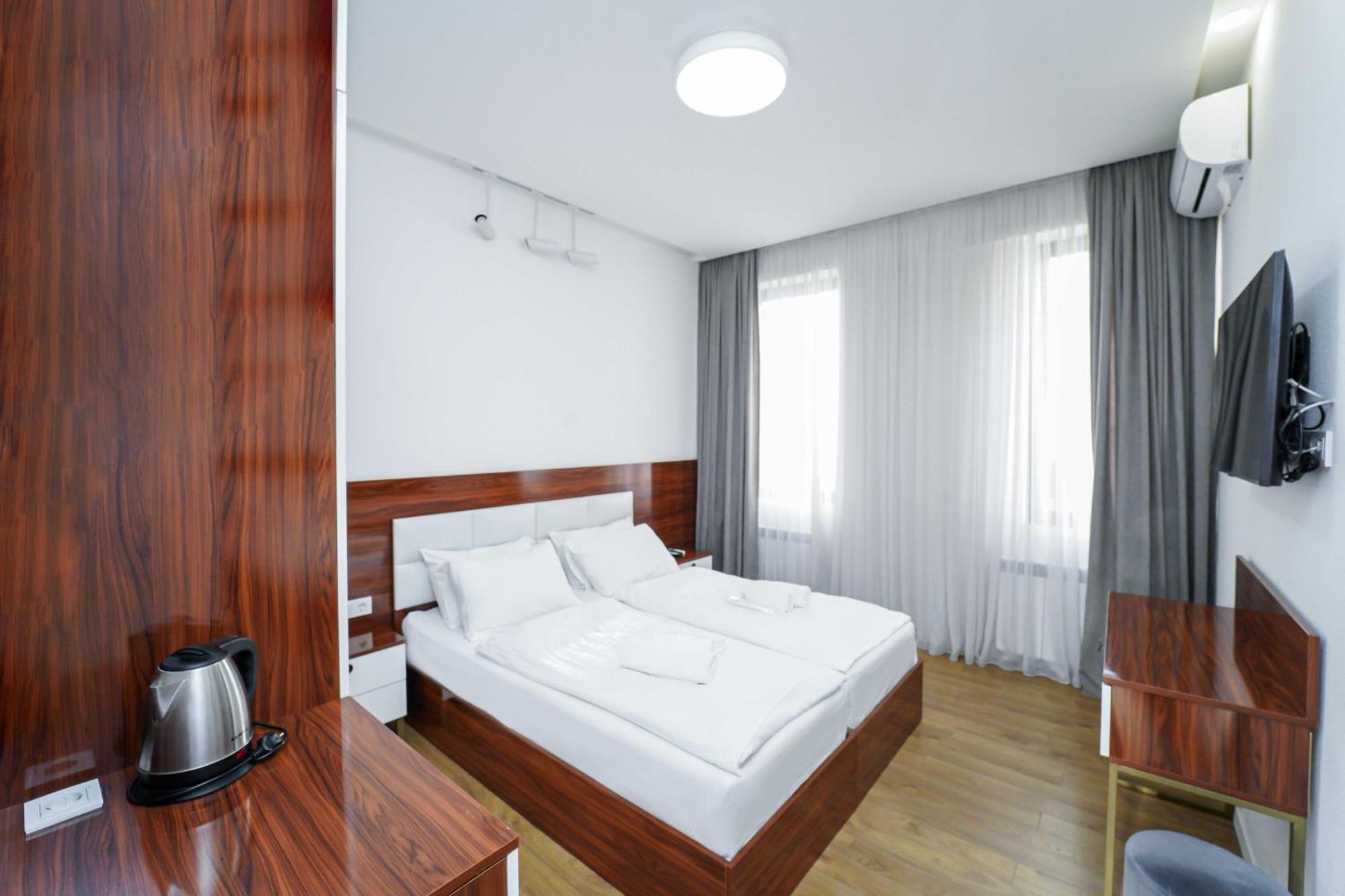 Hotel Type Rooms On Avenue Melikishvili, City Center Тбилиси Екстериор снимка