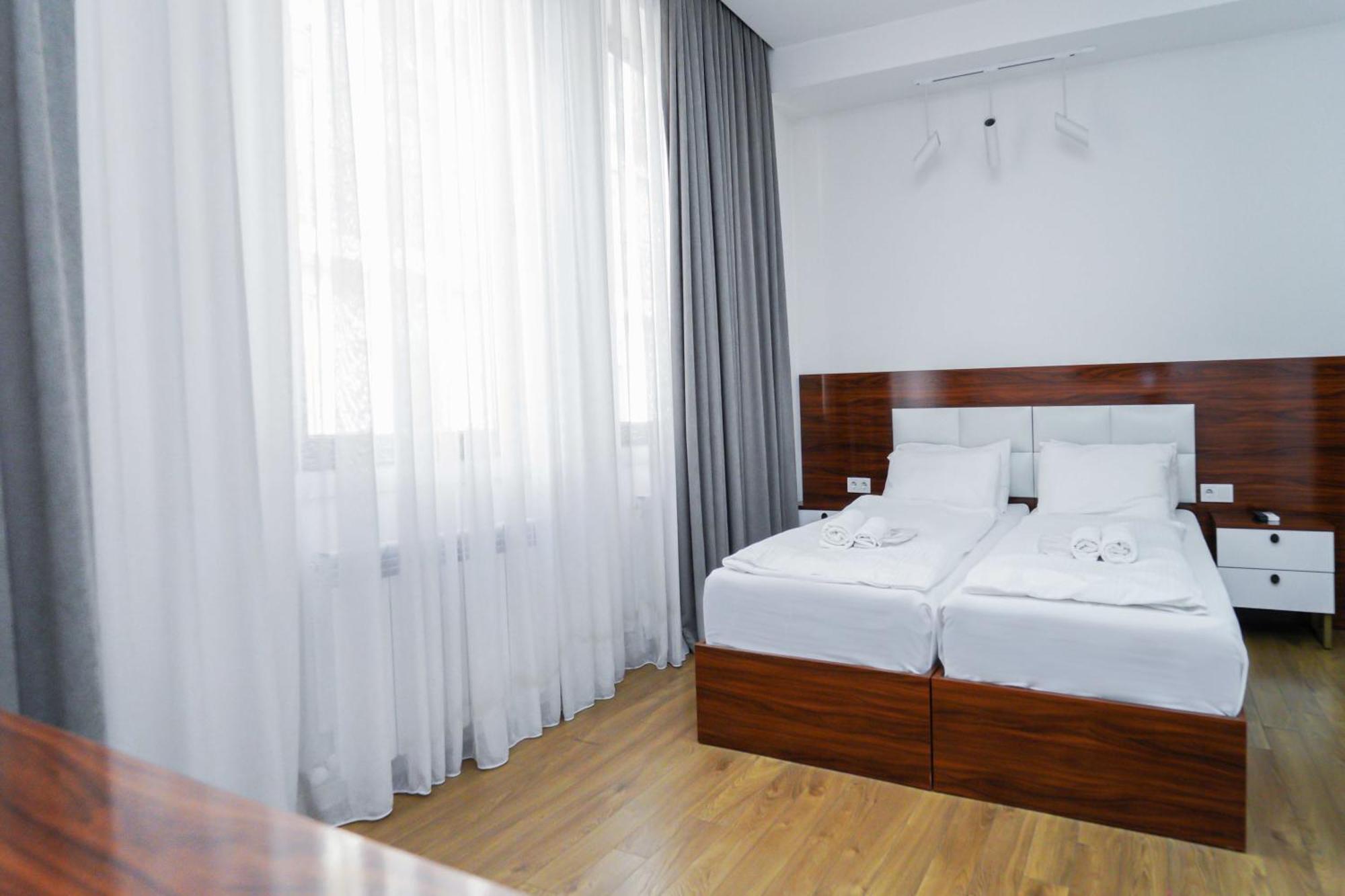 Hotel Type Rooms On Avenue Melikishvili, City Center Тбилиси Екстериор снимка