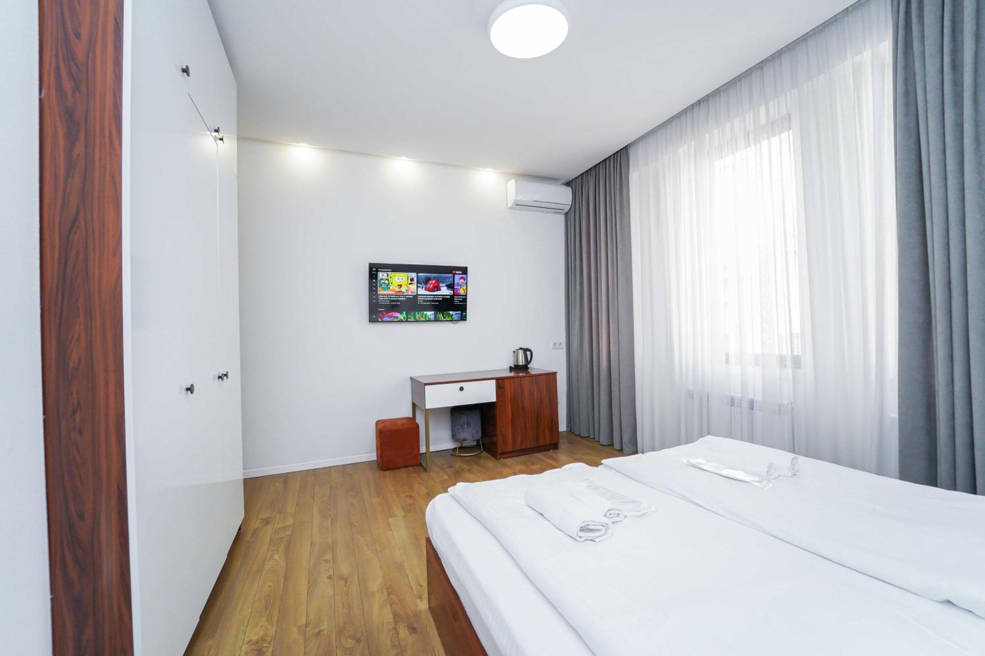 Hotel Type Rooms On Avenue Melikishvili, City Center Тбилиси Екстериор снимка